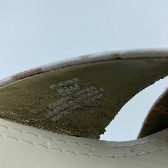 Steve MADDEN P-Kiss Champagne Sparkling Brocade Slide Leather Sandals Size 8.5 - Picture 13 of 13